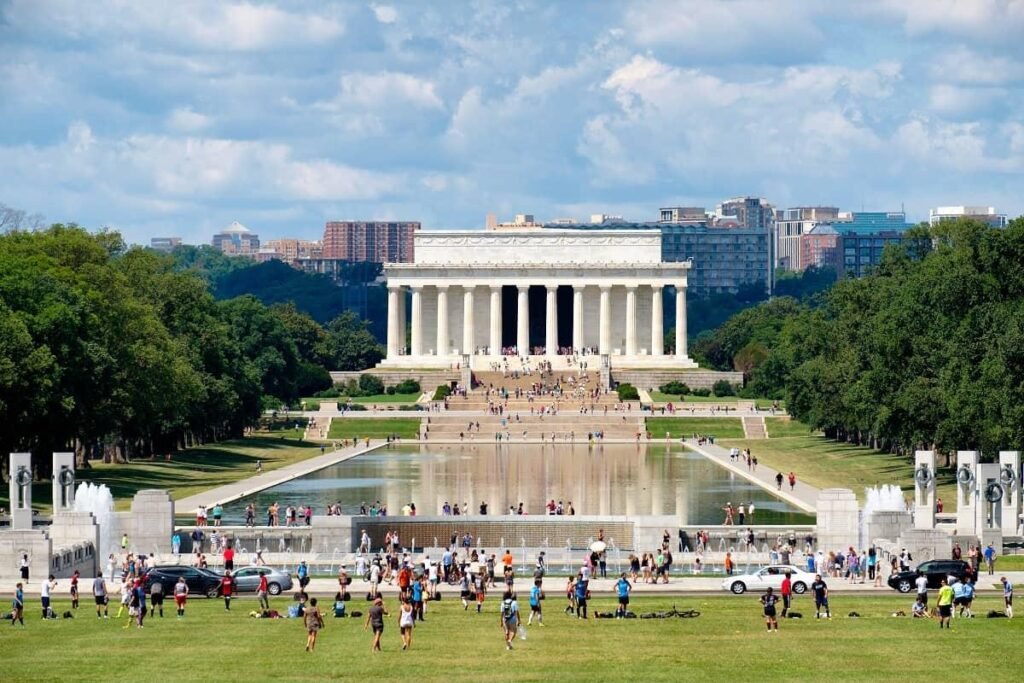 Washington, D.C. landmarks ideal for solo women travelers.