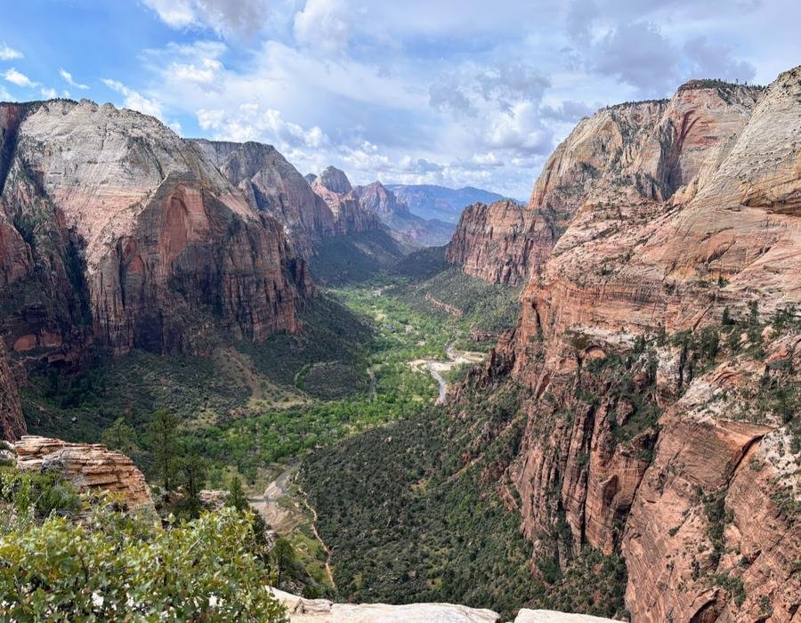 Scenic hiking trails in Zion National Park for solo travelers.